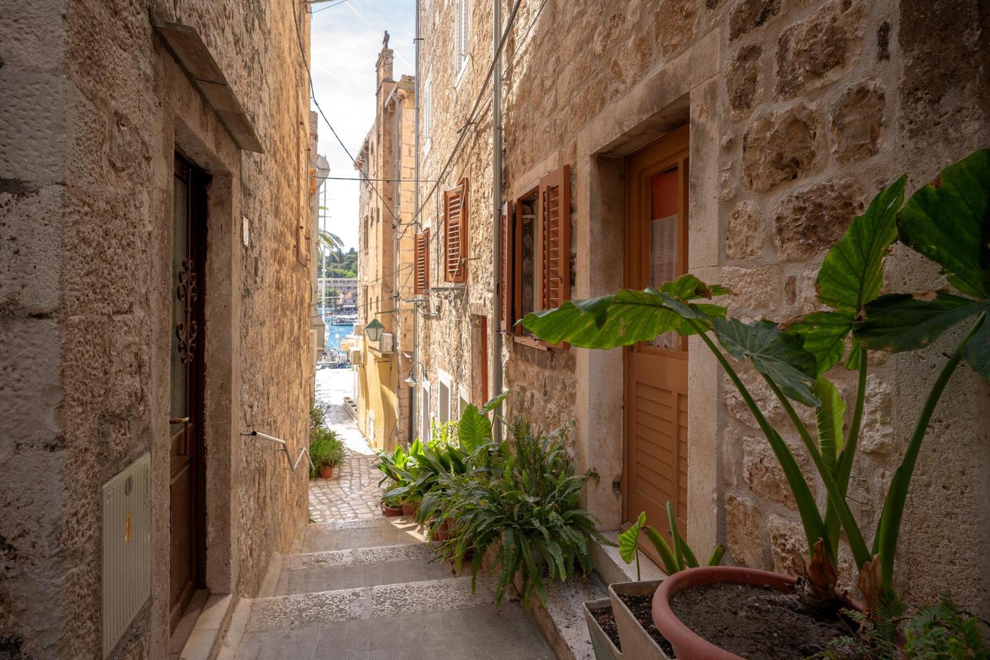 Harbourside Guesthouse Mandina - Zf Hvar Hvar Town Exterior photo